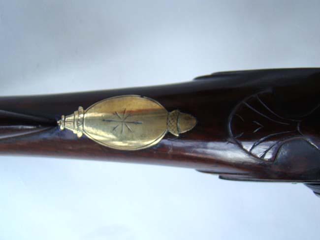 A RARE Revolutionary War period brass barreled blunderbuss by John Steele of London circa 1770 - 1780 inscribed "HAPPY IS HE WHO ESCAPETH ME" — image 7